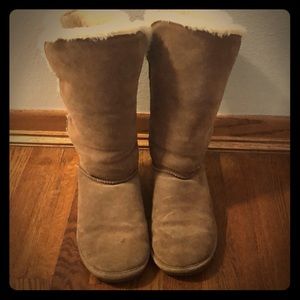 Bearpaw winter boots!